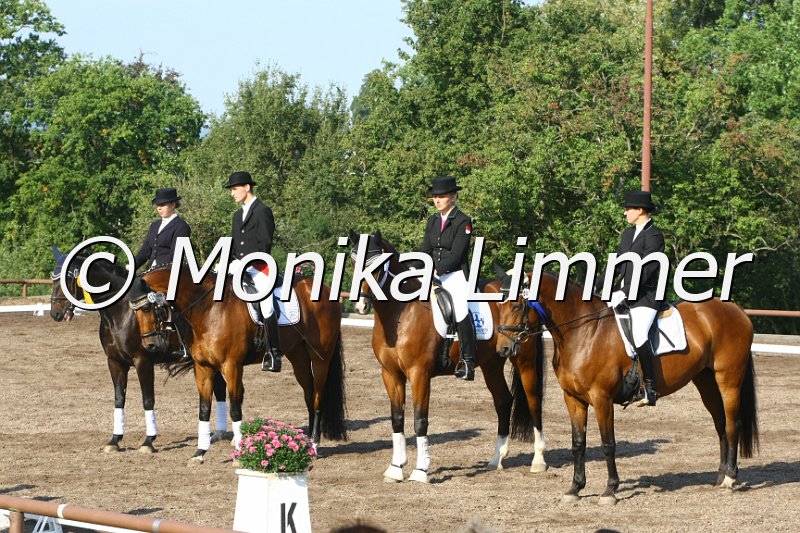 109M6109_Dressurreiter L.JPG